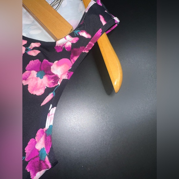 Lands End | Floral Print Athleisure Material Dress Size Medium NWOT - Picture 3 of 5